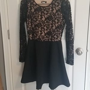 NWOT Black and tan lace dress